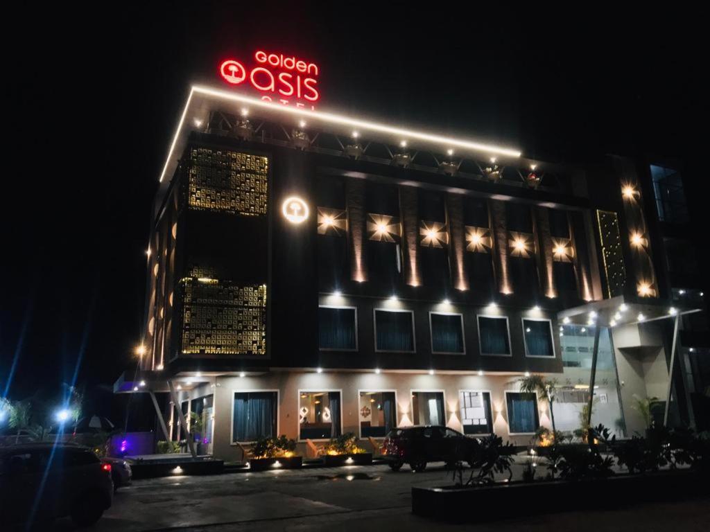 Golden Oasis Hotel Mahesana Экстерьер фото